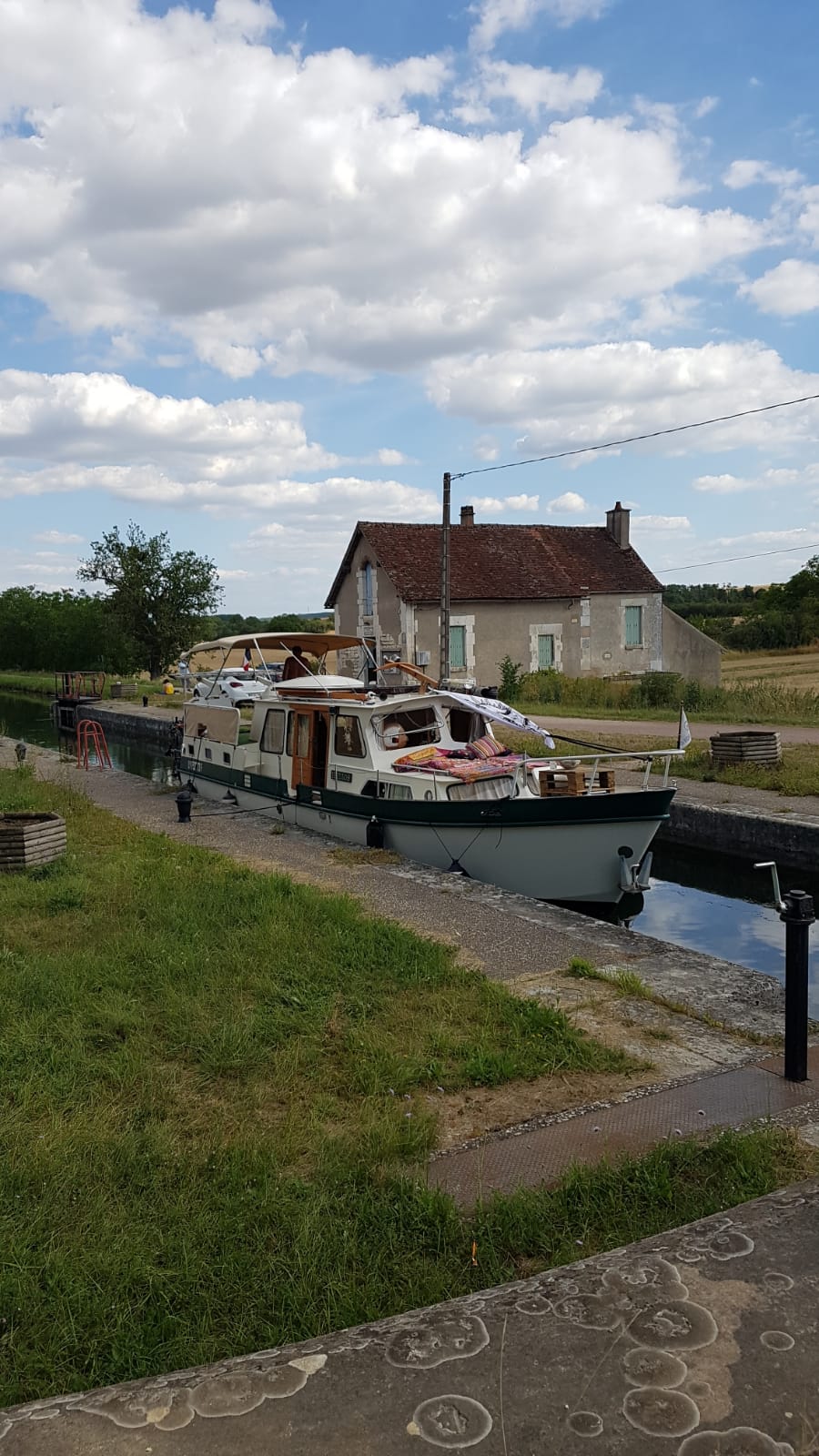 Attente d'un autre bateau à Vincelle