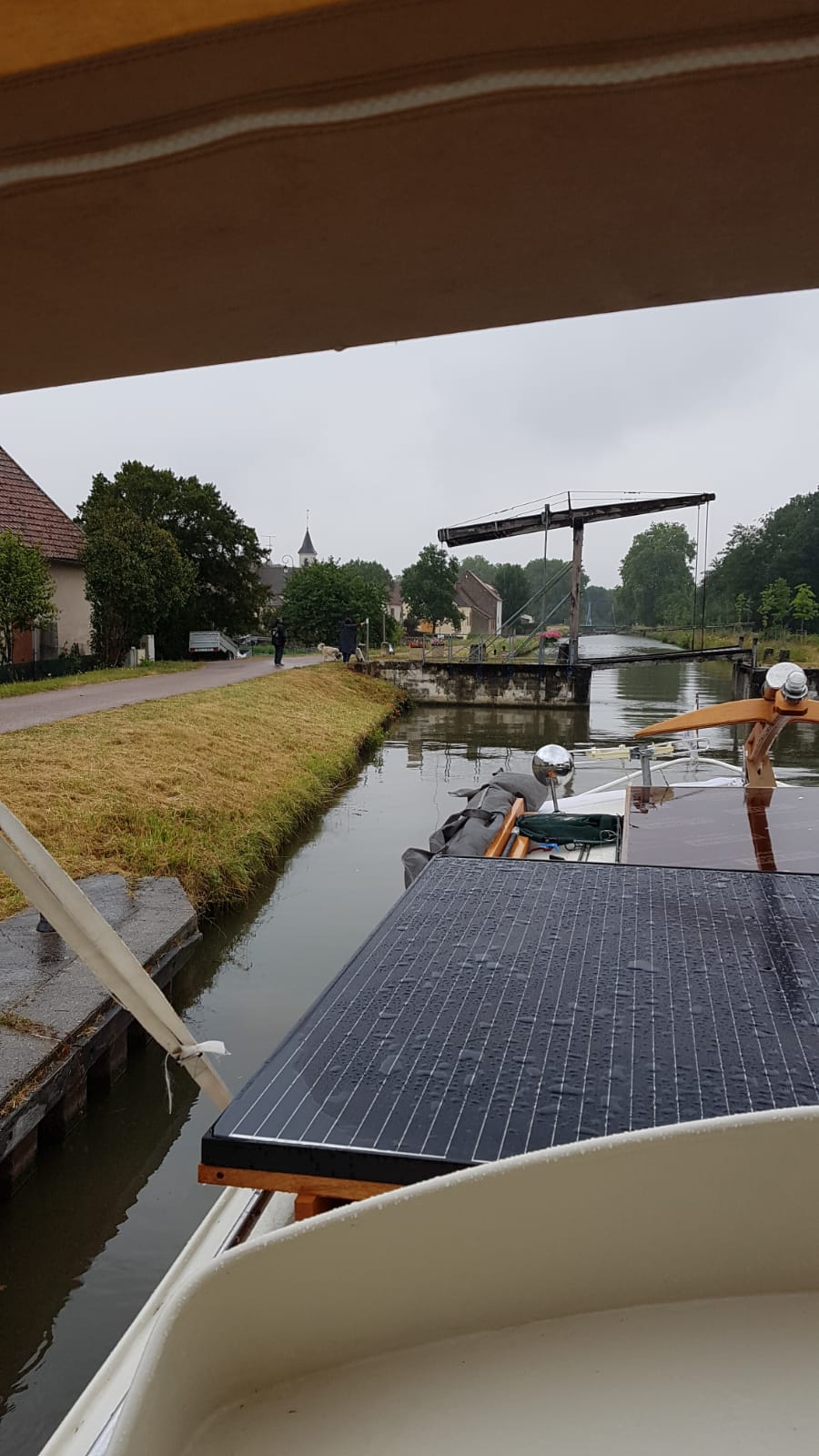 Plusieurs ponts levis manuel après Tannay