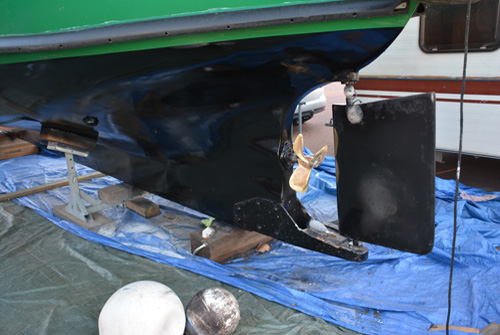 Travaux de réfection après sortie des bateaux.