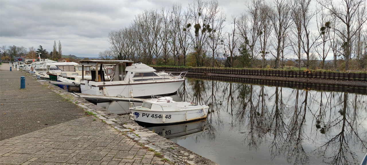 Niveau du canal dans le port de Briennon - 90cm