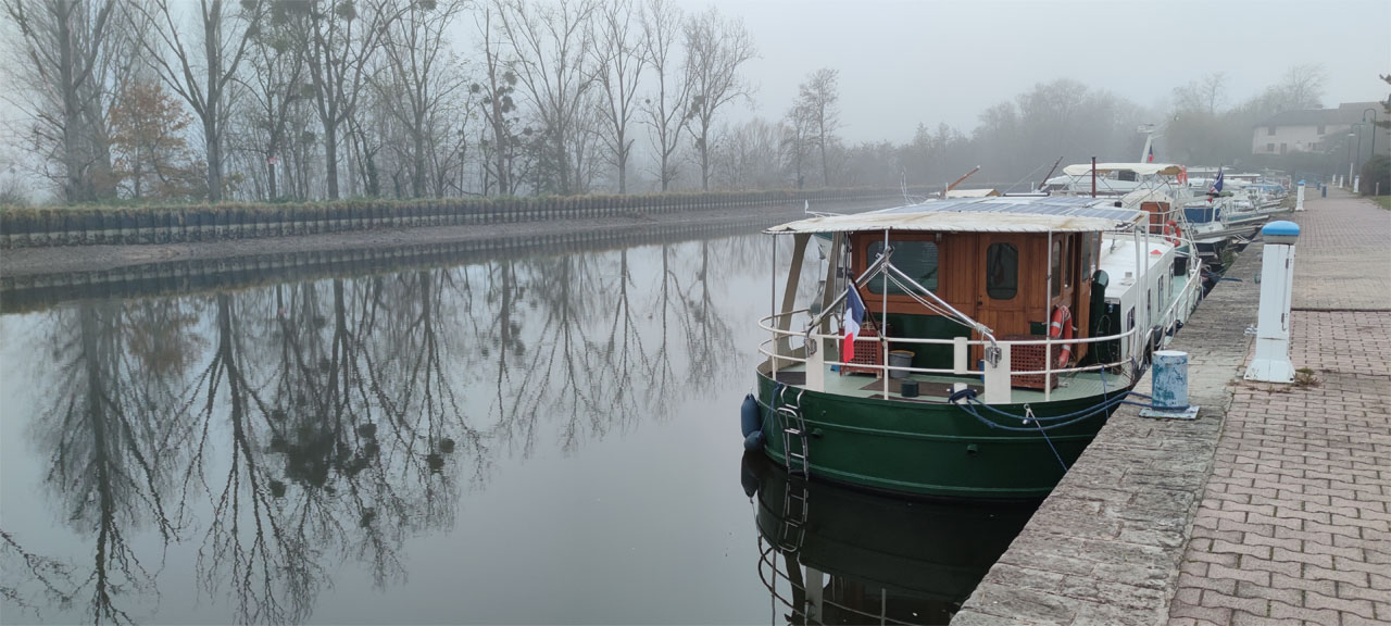 Niveau du canal dans le port de Briennon - 1m10